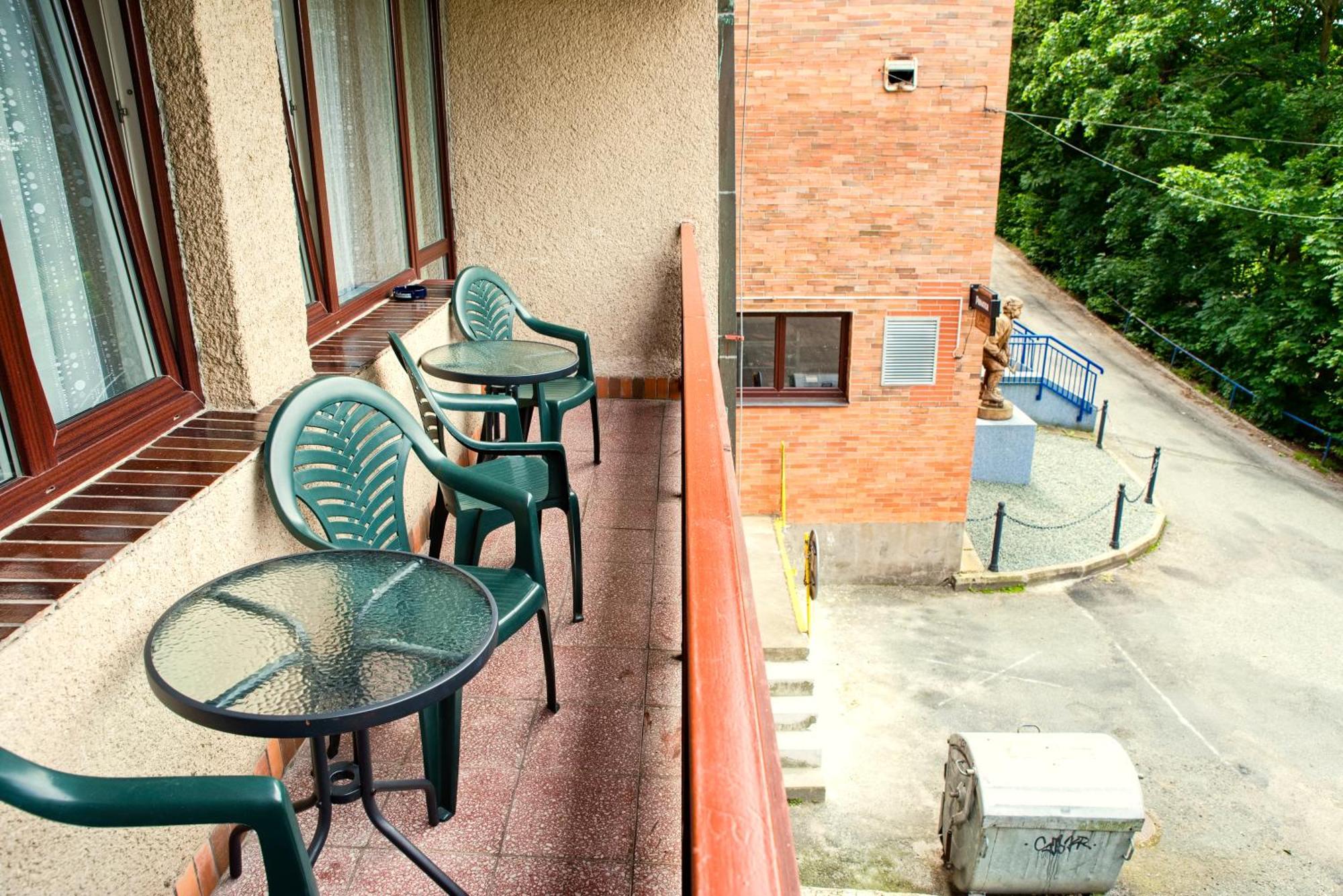 Hotel Zimni Stadion Náchod Exteriör bild