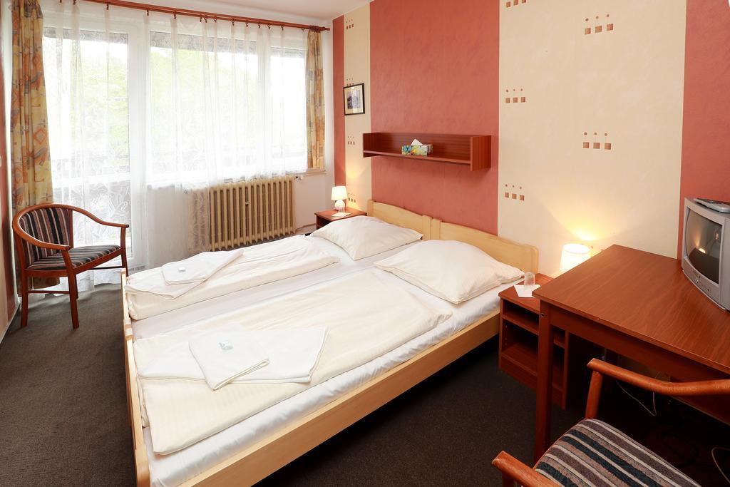 Hotel Zimni Stadion Náchod Exteriör bild