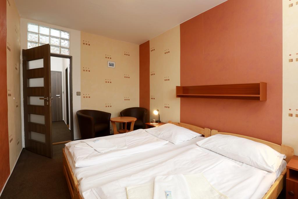Hotel Zimni Stadion Náchod Exteriör bild